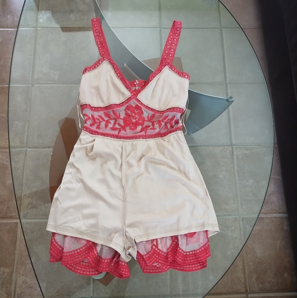 NWOT Floral print mesh romper with lining - Picture 7 of 11